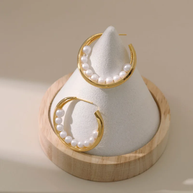 New Trendy Baroque Pearl Dangle Earrings for Women Gold Plated Round Circle Hoop Earrings Statement Eardrop Creative Jewelry