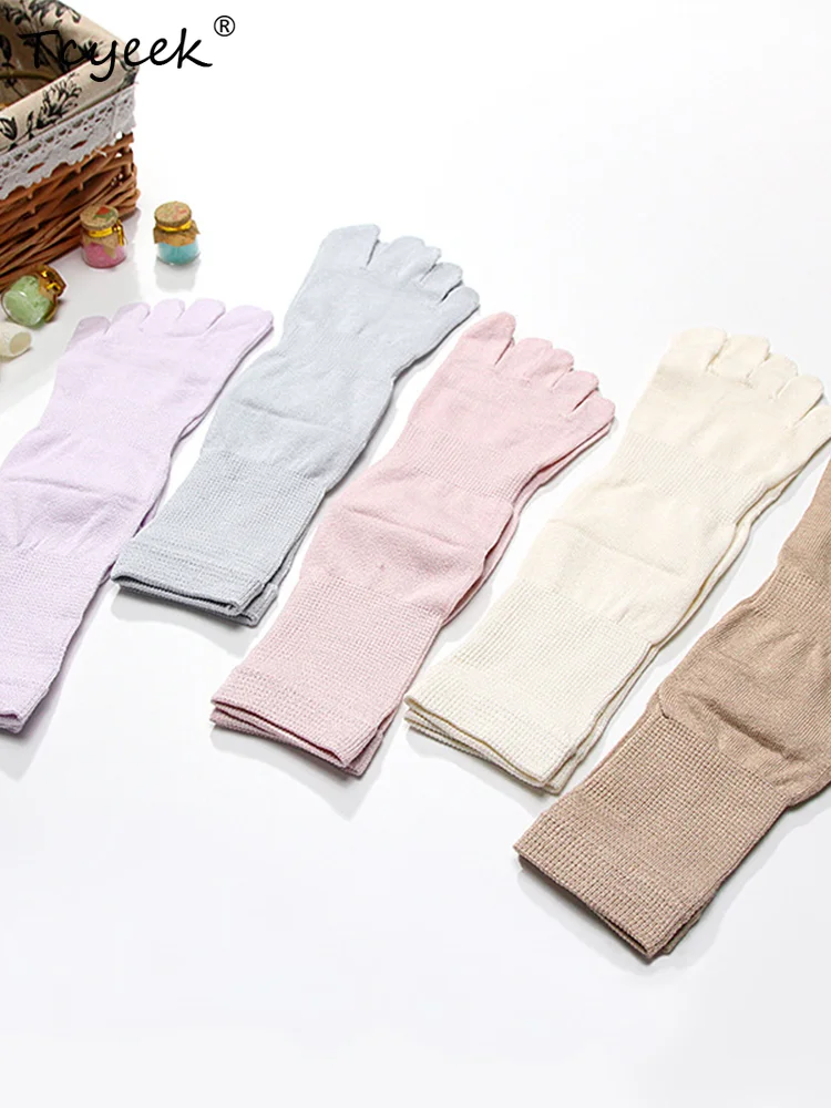 

Tcyeek 5 Pairs/Lot 78% Silk Five Finger Socks Women Sport Seamless Breathable Odor Resistant Quick Dry Middle Sleep U35012M
