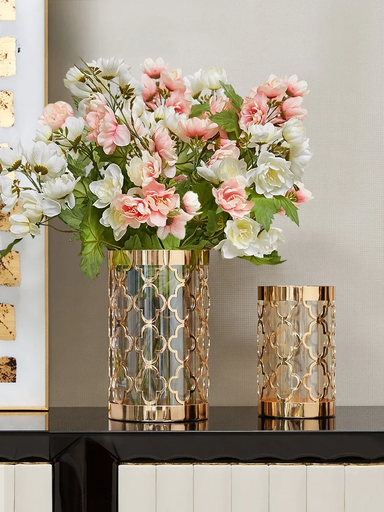 

European style metal glass vase ornaments, living room flower arrangement, American style model room dining table