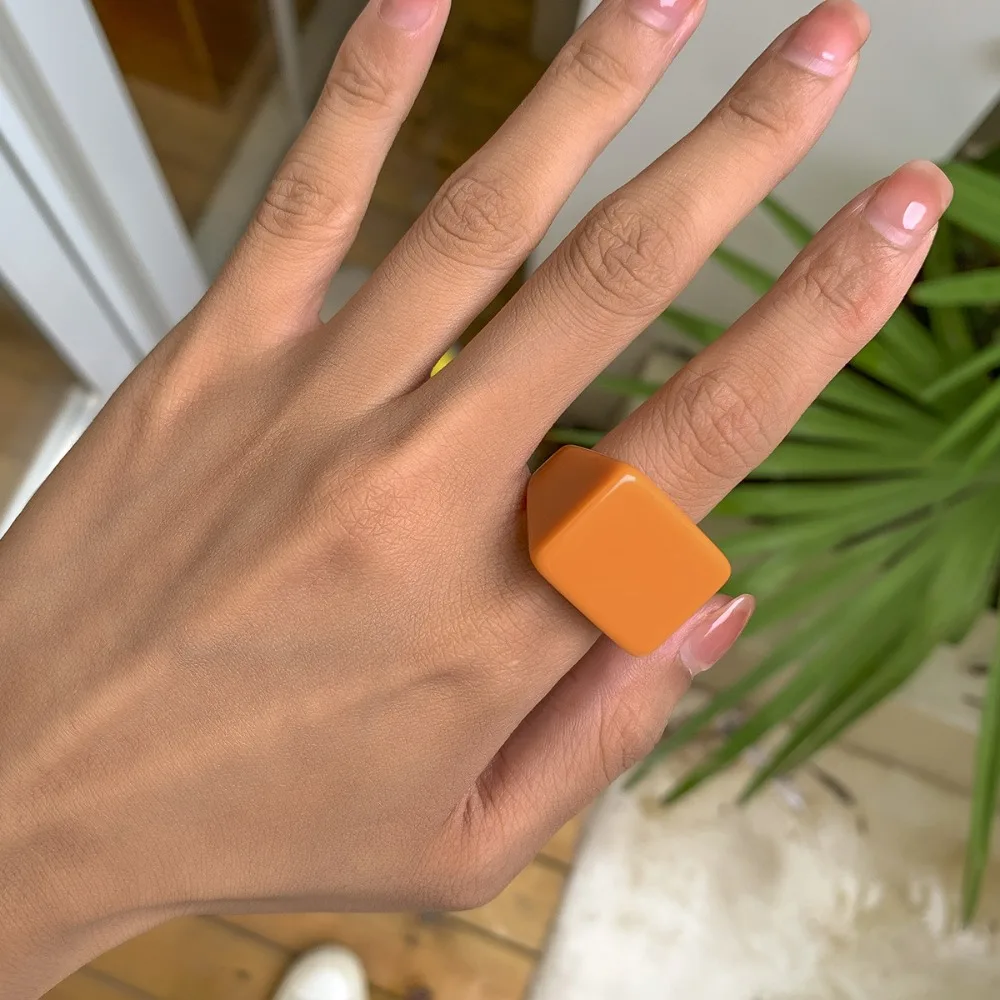 

New Fashion Colored Acrylic Ring Simplicity Temperament Geometric Square Ring Trendy Resin Ring