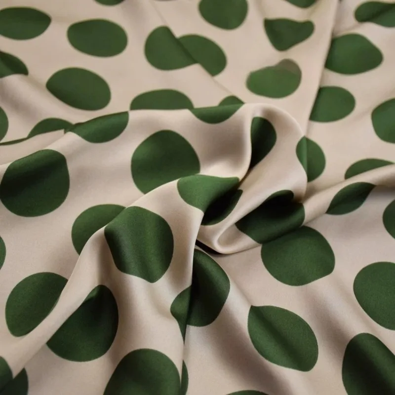 Tela de Chifón de Satén Sintético con Estampado de Puntos Grandes en Verde Oscuro Vintage, Suave, Fluida y Ligera, para Confección de Camisas, Faldas y Proyectos de Costura DIY de Primavera/Verano