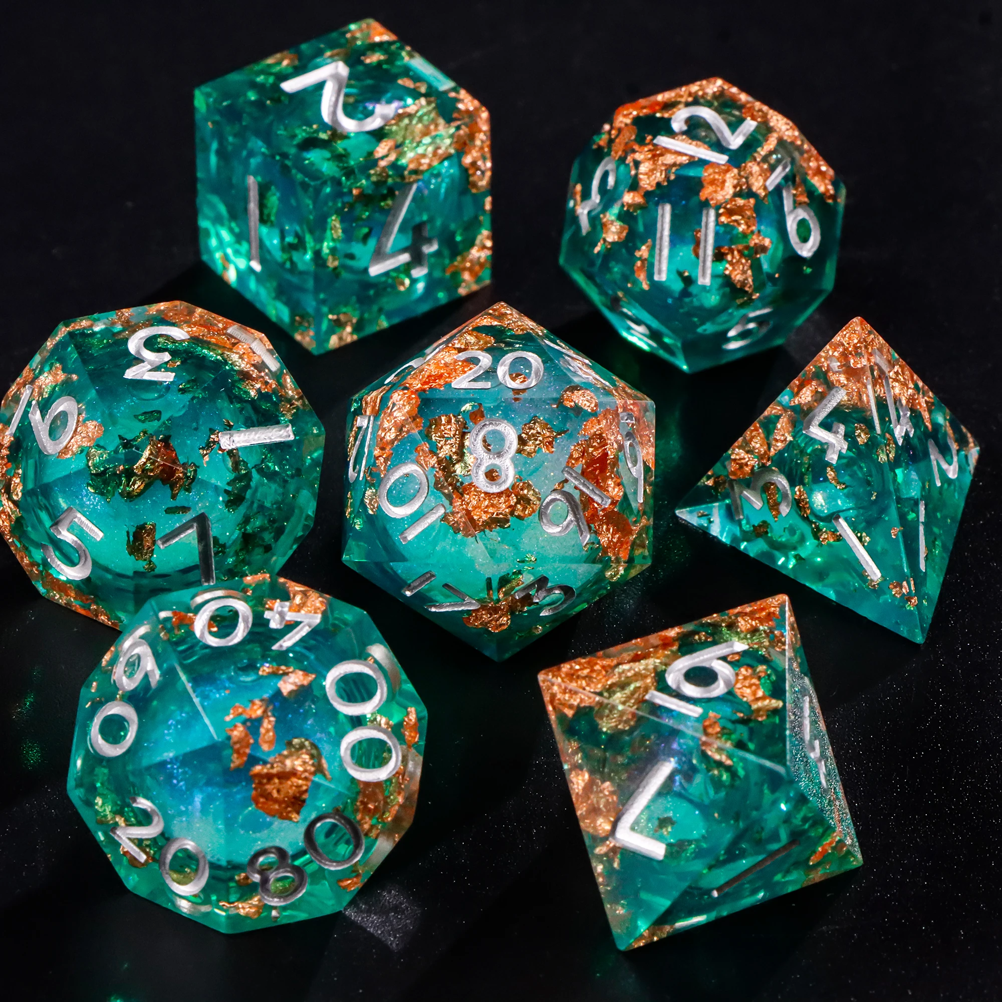 Resin Liquid Core Dice Set - 7-Piece Polyhedral Dice for DND RPG Games,Including D20 D12 D10 D8 D6 D4, Colorful Collectible Gift