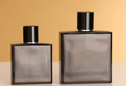 Transparent Black Glass Perfume Bottle 50ml 100ml Flat Square Bayonet Men's Fragrance Bottle Cosmetic Spray Empty Bottle