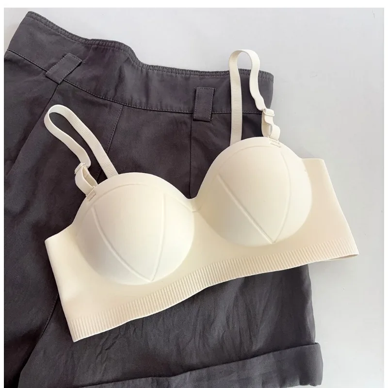 Oferta: Sujetador sin aros con efecto push-up, copa pequeña, sin costuras, antideslizante, cómodo, para mujer, tallas S-XL, ¡muy buscado!