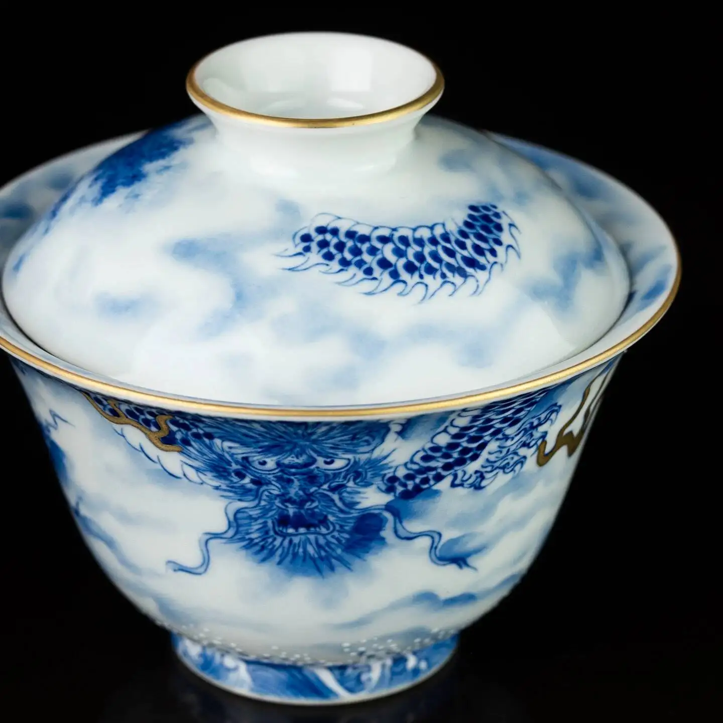 Sacred Mountain Five Dragons Gaiwan, Jingdezhen Hand-Painted Blue And White Ceramic Set, Cup, Tea Brewing Gaiwan