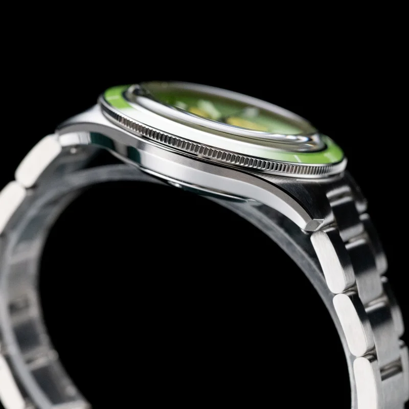 ステンレス製のメンズ機械式腕時計,自動巻き時計,発光,サファイア,セラミックベゼル,白いエナメルダイヤル,防水,BGW-9, 39mm, 20atm