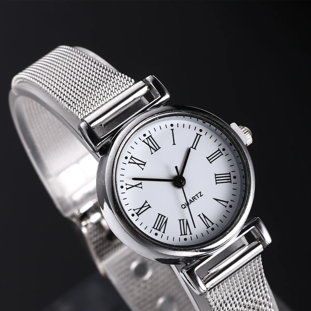 

Retro Steel Strap Watch Vintage Alloy Band Quartz Wrist Watches White Plate Durable Bracelet Ladies Timekeeping Gifts