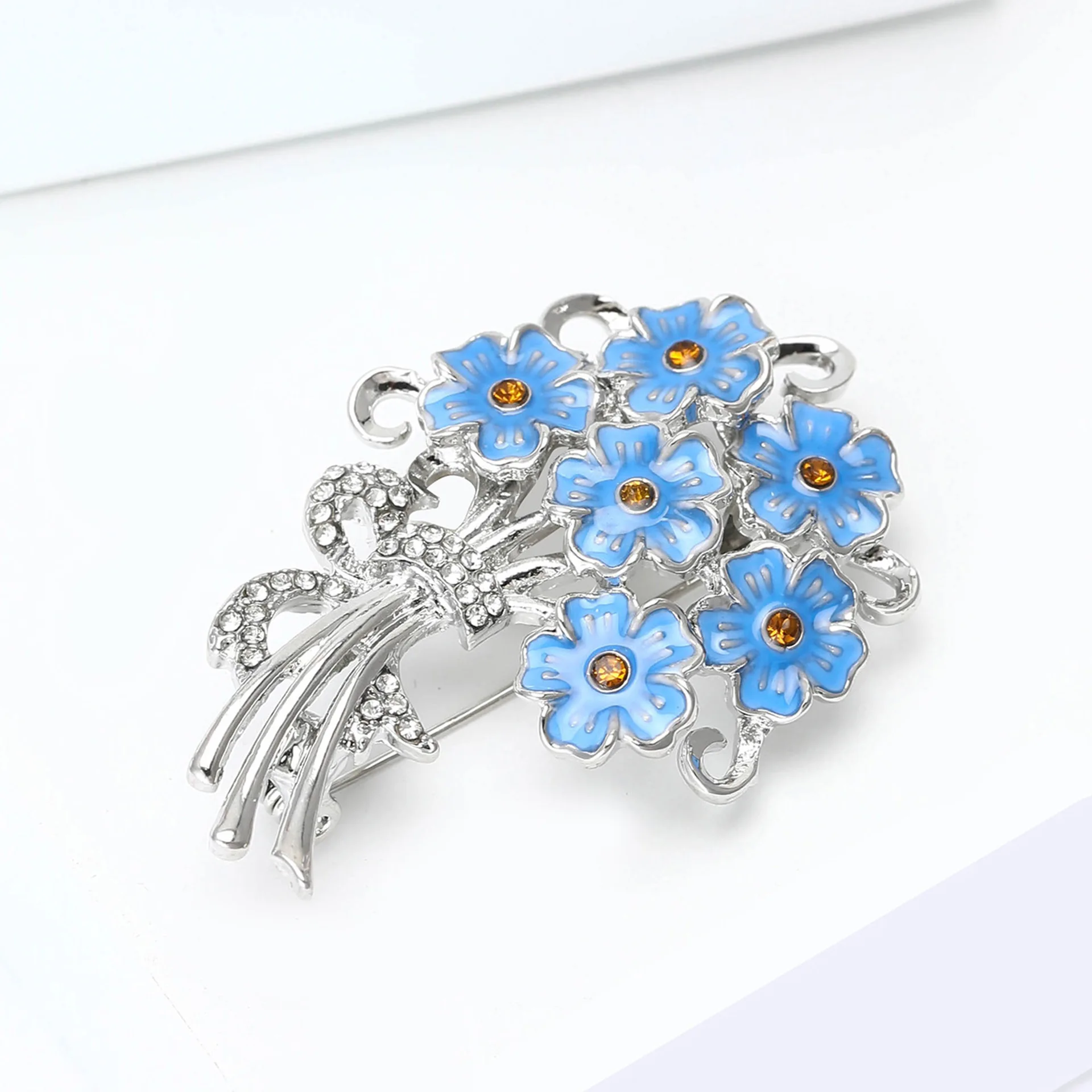 النسخة الكورية الجديدة بروش زهرة كروية رائعة مطرزة بالزيت من حجر الراين مع مزاج عصري