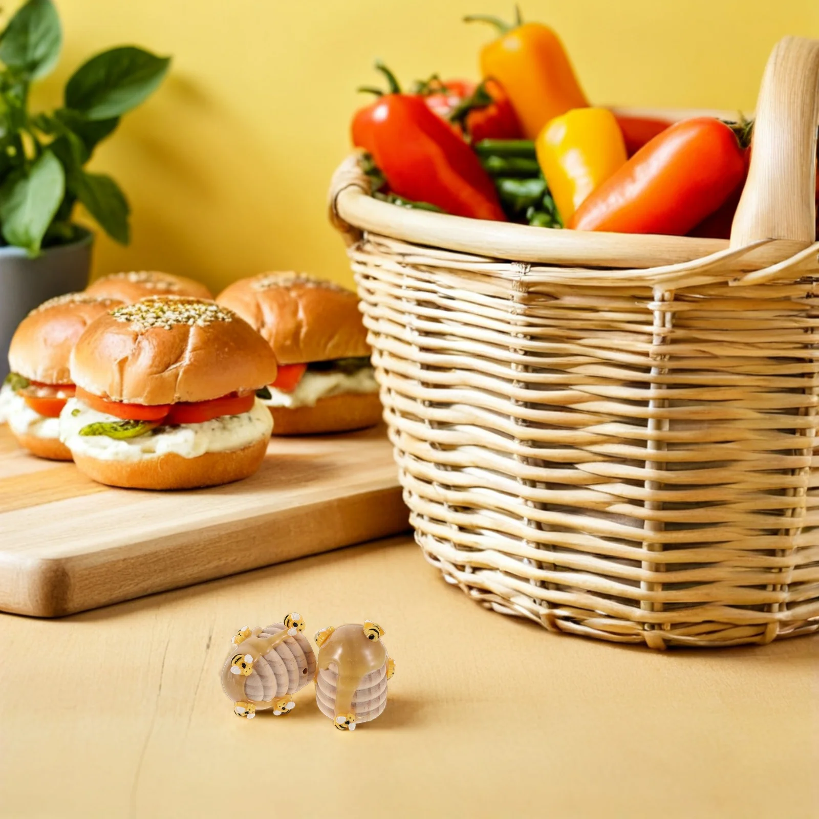 

2Pcs Farmhouse Honeycomb Beehive Table Decor Decorative Tray Mini Bee Wood Centerpiece Spring Party Garden Display