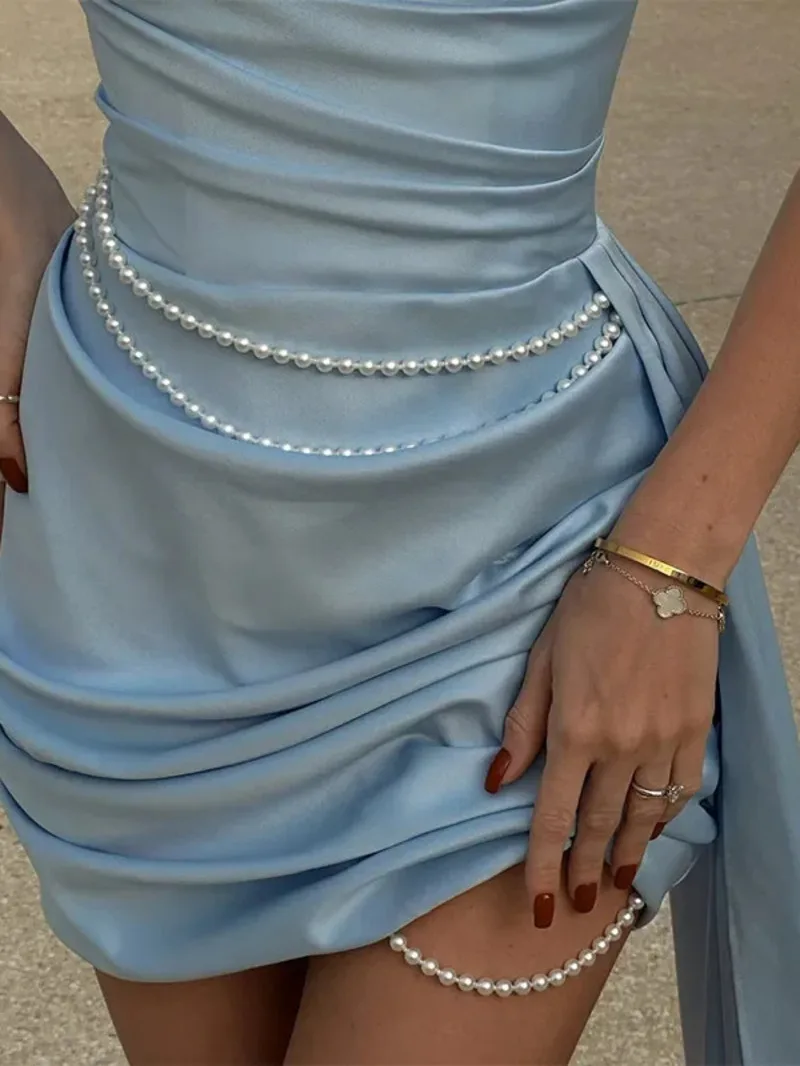 Elegancka Sukienka Bez Ramiączek z Satyny z Perłami Damska Seksowna Plisowana Jasnoniebieska Mini Sukienka Bez Pleców Vestidos Letnia Nowa Sukienka Wieczorowa Damska B8SQ