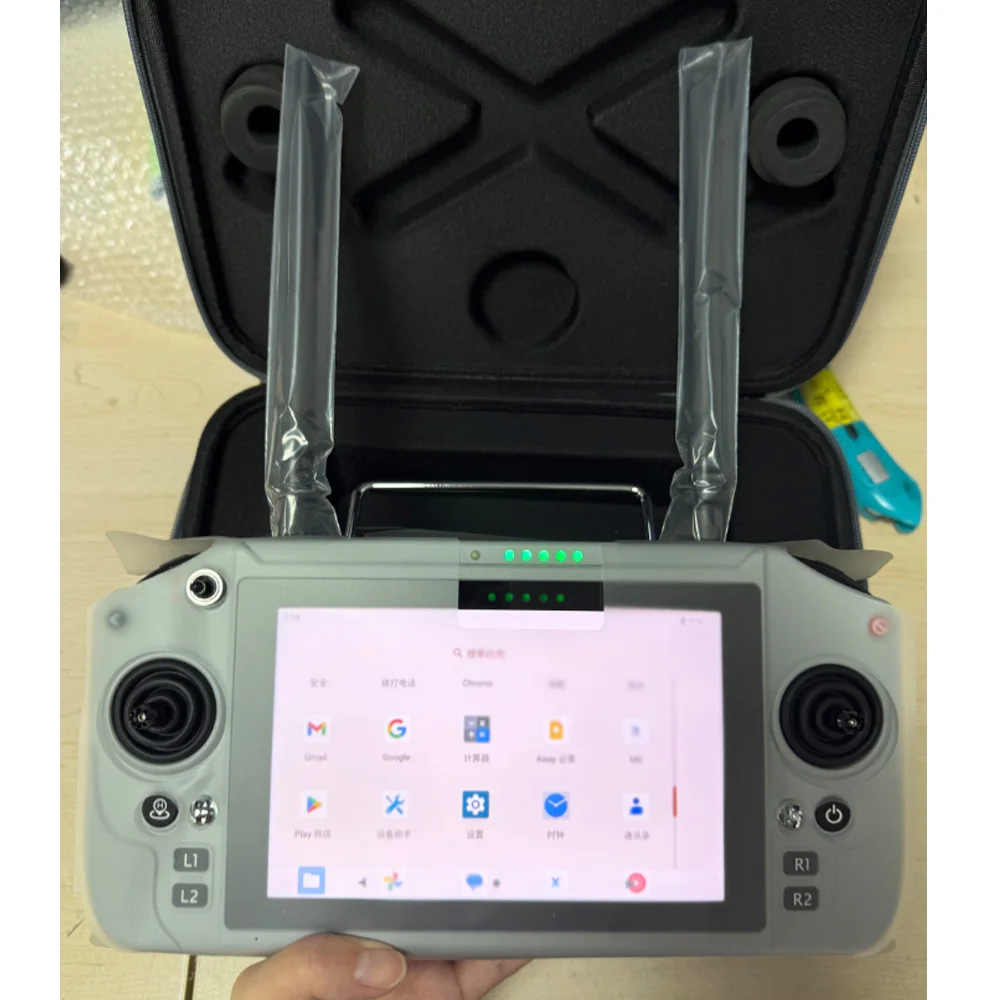 

Skydroid G20 Пульт дистанционного управления 6 нм Процессор 2,4 ГГц/5,8 ГГц Двухдиапазонный 7-дюймовый HD-дисплей Передача изображения 30 км