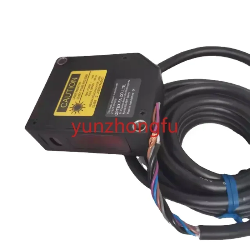 Japan Original Optex Laser Displacement Sensor CD33-30NV Ranging Photoelectric Switch Analog 0-10v