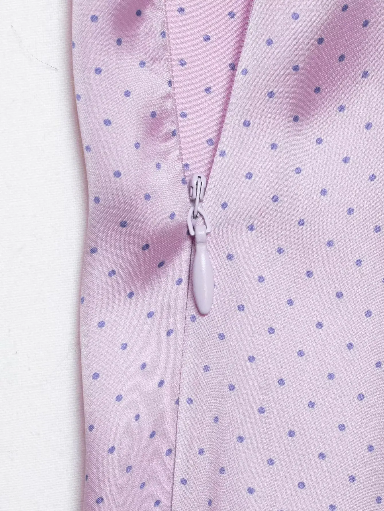 HH Elegantes Polka-Dot-Satin-Neckholder-Top für Damen 2026 Sommer mit Spitzenbesatz und Rückenbindung – Cami für Alltag, Urlaub, Loungewear und Ausgehkleidung – Detail 4