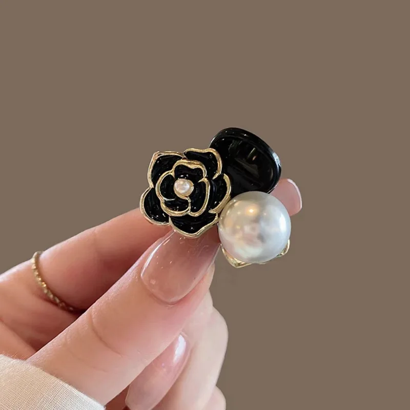 2025 New Arrival Vintage Camellia Pearl Mini Claw Clip for Women Bangs Flyaway Hair Princess Hair Accessories
