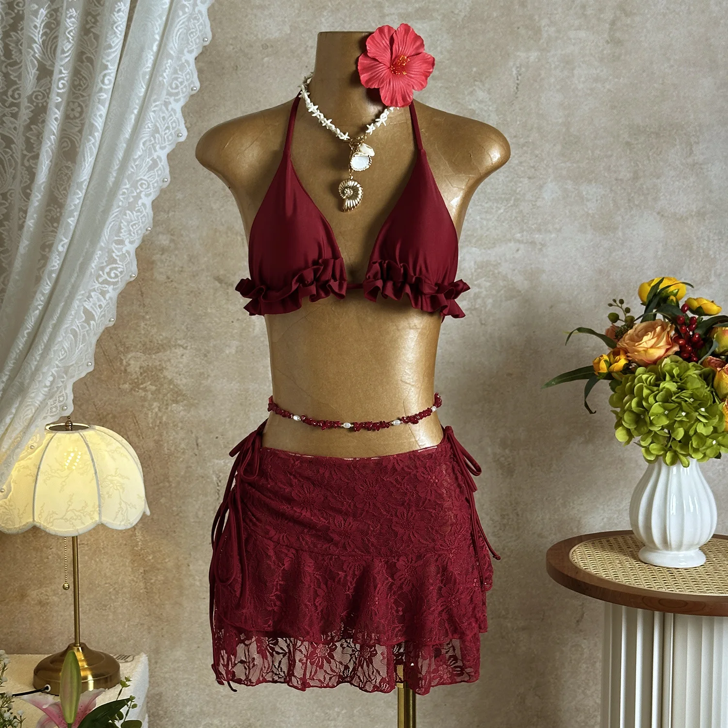 

Сексуальные однотонные бикини с рюшами и завязками на шее, комплект из 3 предметов с кружевной мини-юбкой на шнурке, купальники, пляжная одежда, бикини