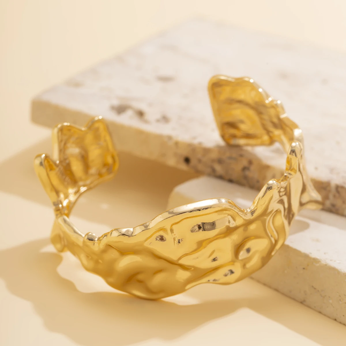 Open Wide Uneven Metal Cuff Bracelet for Women Trendy Charms Bangle on the Hand Accessories 2023 Fashion Jewelry Decoration Gift