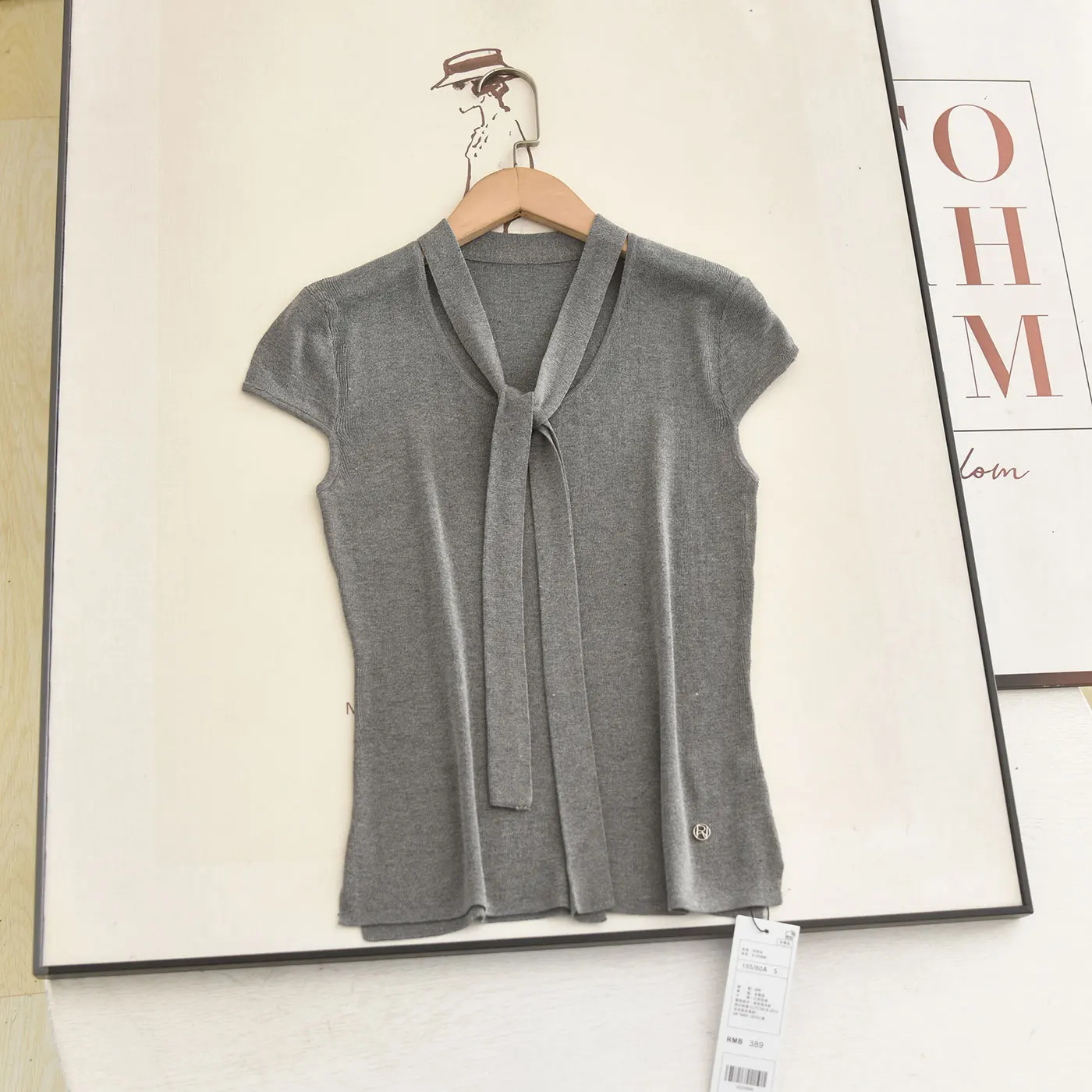 Slim Fit V-Neck Korean Style Knitted Top Women's Summer 2026 Sleeveless Belted Design Casual Fashion Body Shaping Shirt