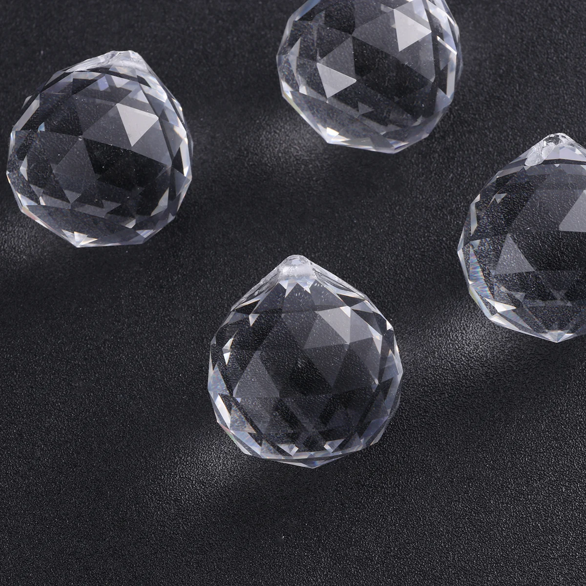 

12Pcs Crystal Chandelier Pendants Clear Glass Prisms 30mm Reflective Ornaments Hanging Crystals Wedding Curtain Display