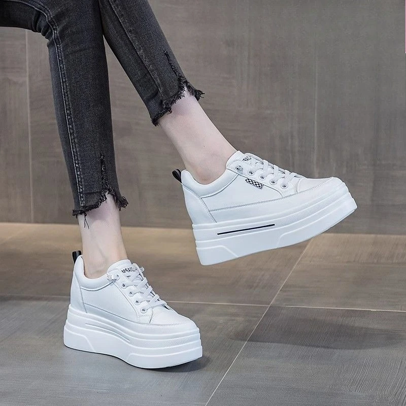 

​Women's Autumn 2025 Thick Sole Sneakers Trendy Leather Casual Height Increase Shoes Popular Sports Footwear with Comfortable