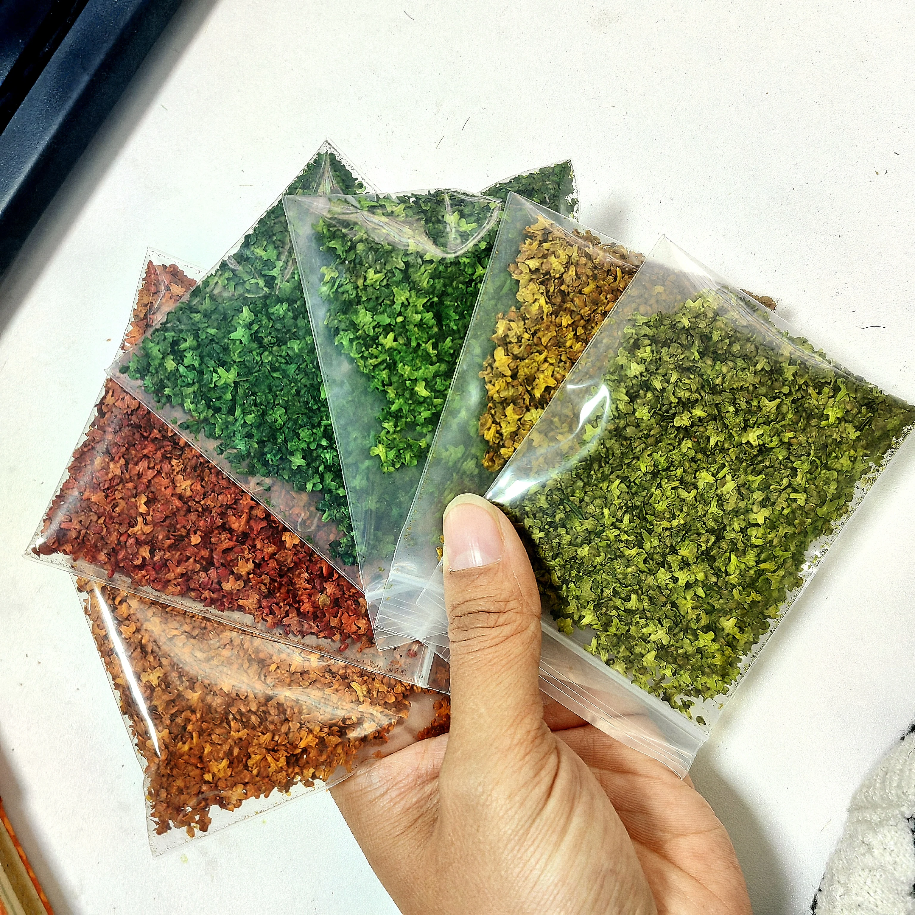 Folhas em miniatura 33ml simulação folhas caídas para modelo diy base ferroviária fada jardim diorama suprimentos acessórios de vila