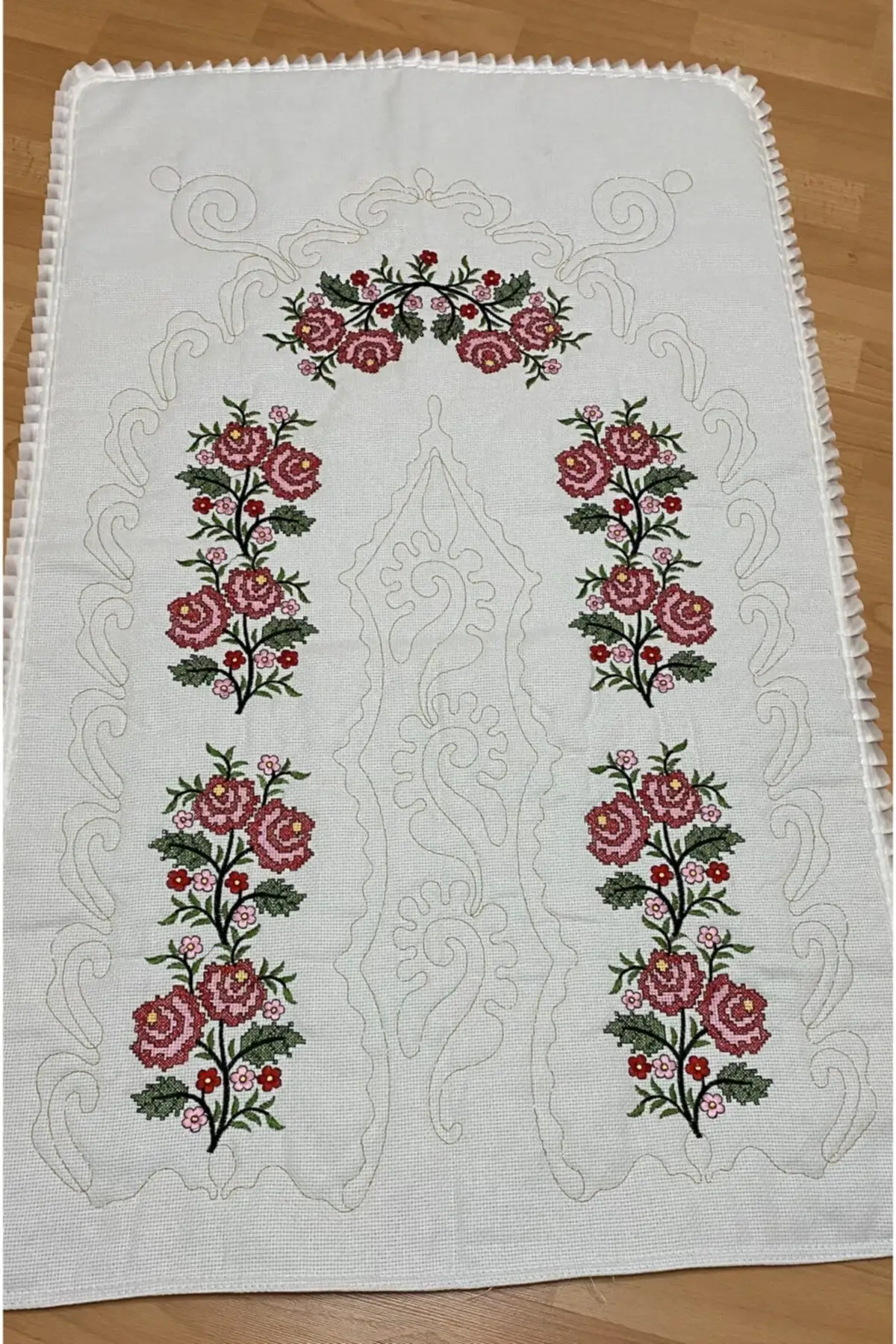 Dovi dowry 100 cotton linen embroidery embroidery embroidered cotton linen Seccade cream * red Meditation Rug