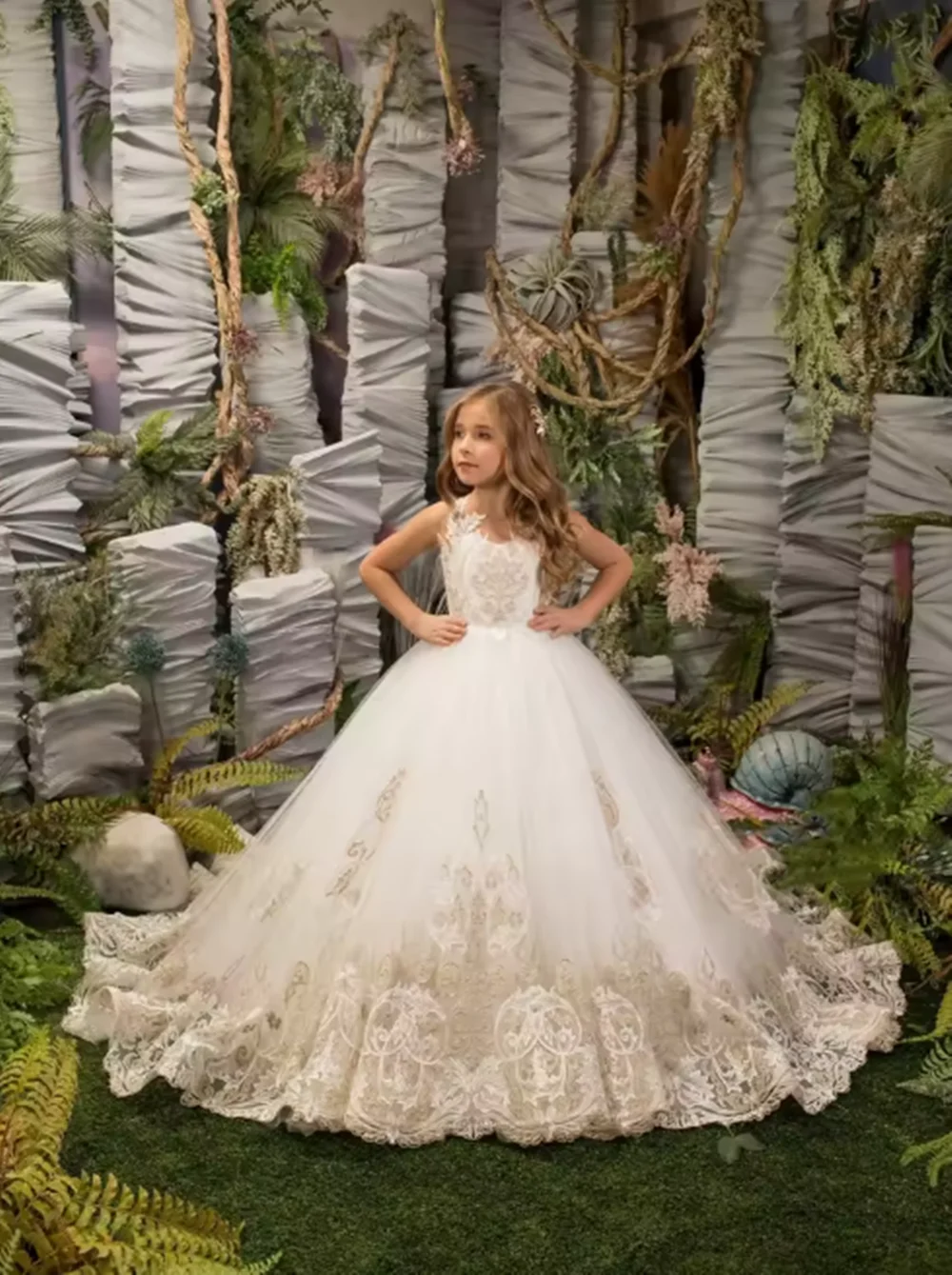 

Ivory Lace Flower Girl Dress For Wedding Champagne Floor Length Appliques Birthday Ball Gowns Princess First Communion Dress