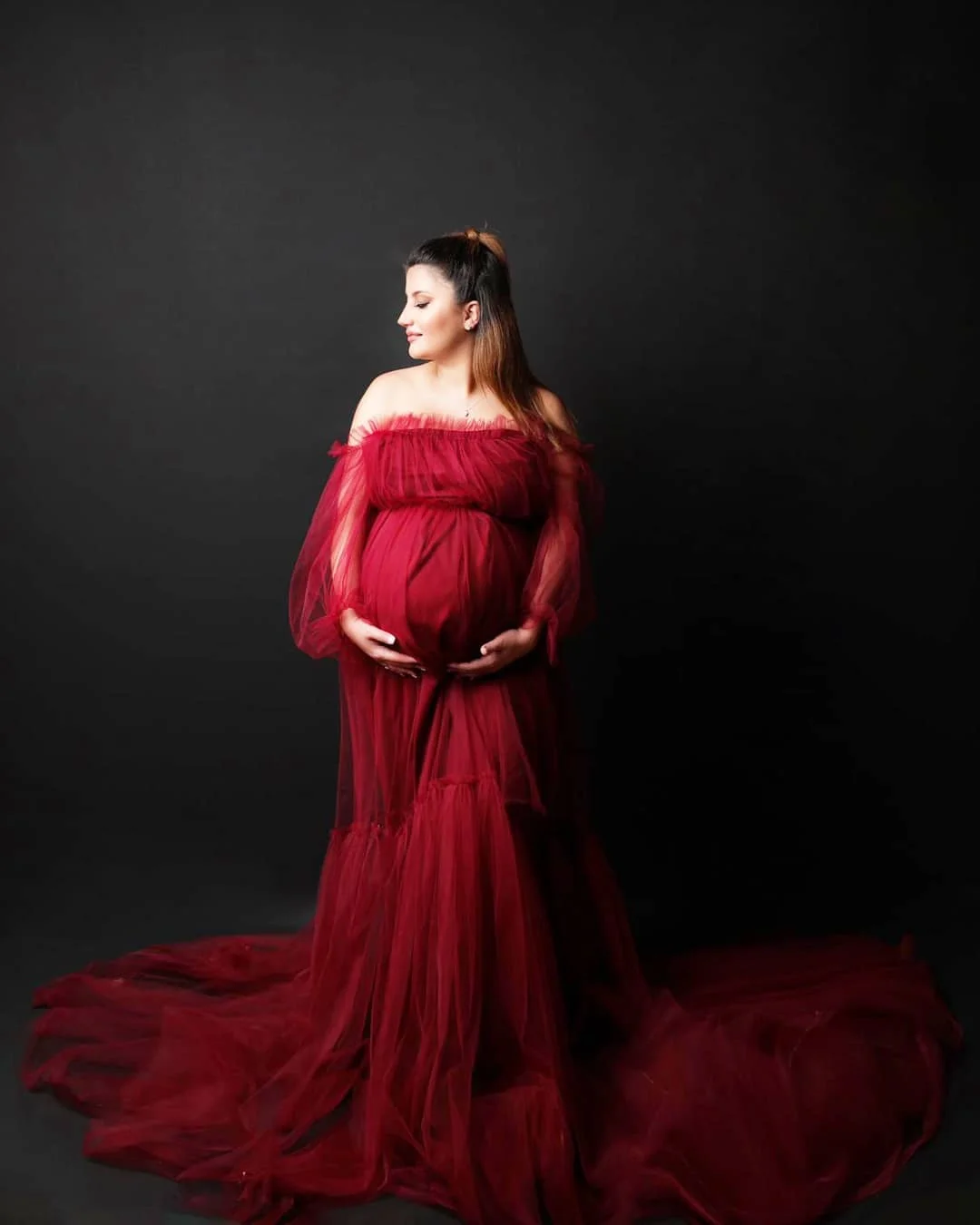 

Red Tulle Women Pregnant Prom Dress For Photo Shoot Off Shoulder Full Sleeves Bridal Morning Robe Tulle Customized Party Gown