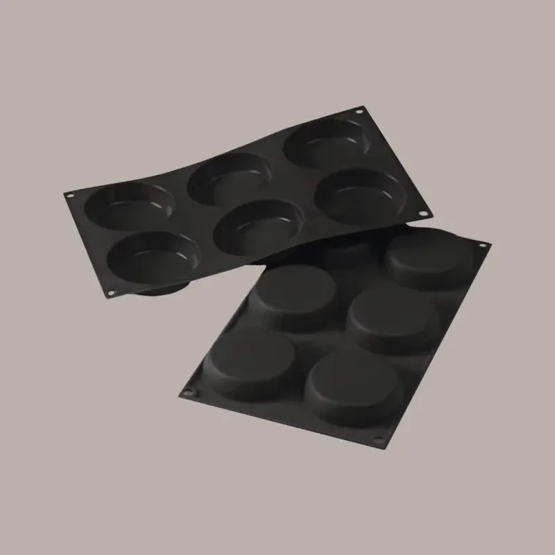 Single serving reusable baking pastry tool, black silicone disc mould, dishwasher washable, can be used for sweets and salts
