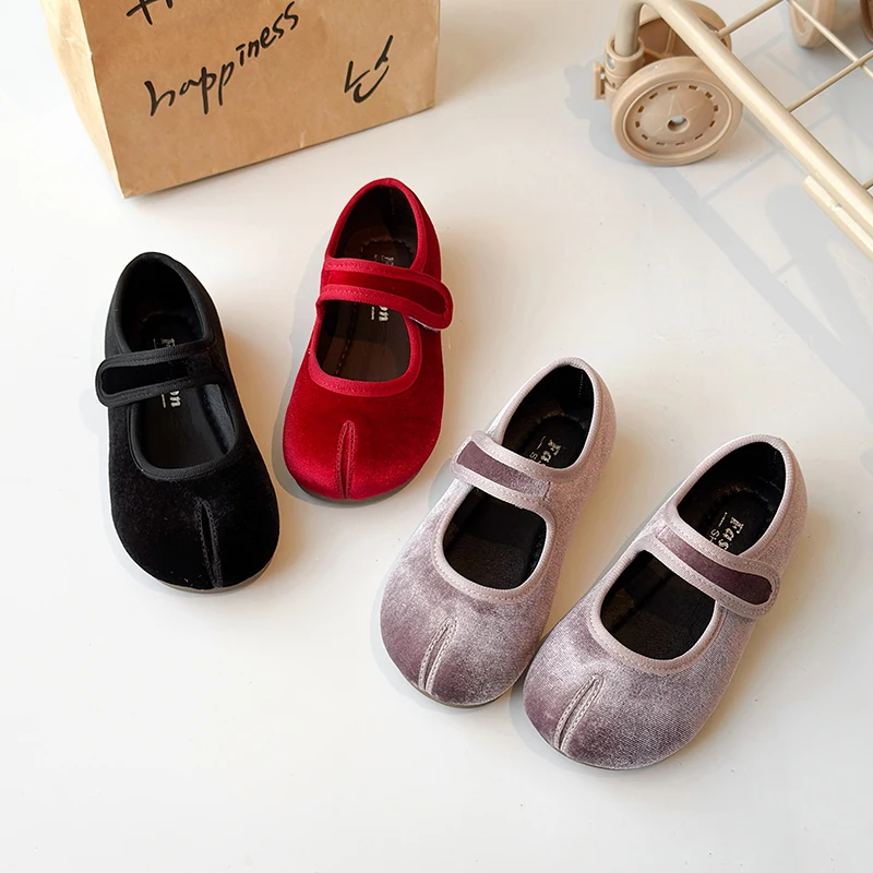 

Детские повседневные туфли для девочек, с круглым носком, в стиле принцессы, с мягкой подошвой, новая модная коллекция 2026 года, детские мокасины, нескользящие, универсальные