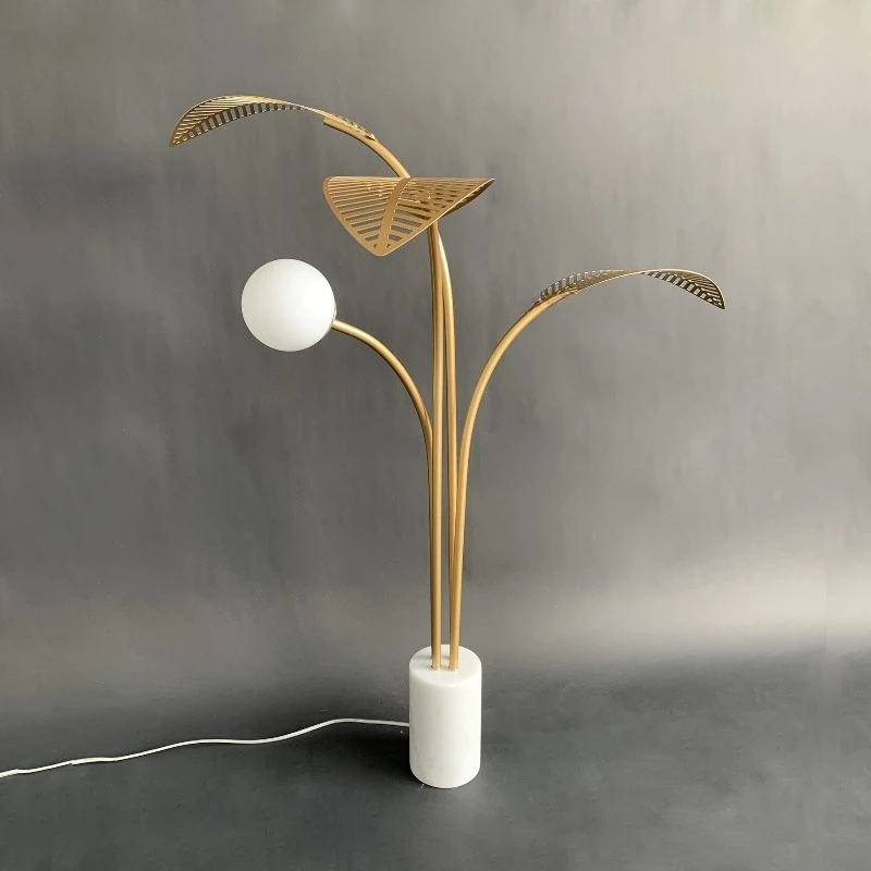 Nordic simple plant table lamp, modern light luxury fashion bedroom bedside table living room banana leaf wrought iron  lamp