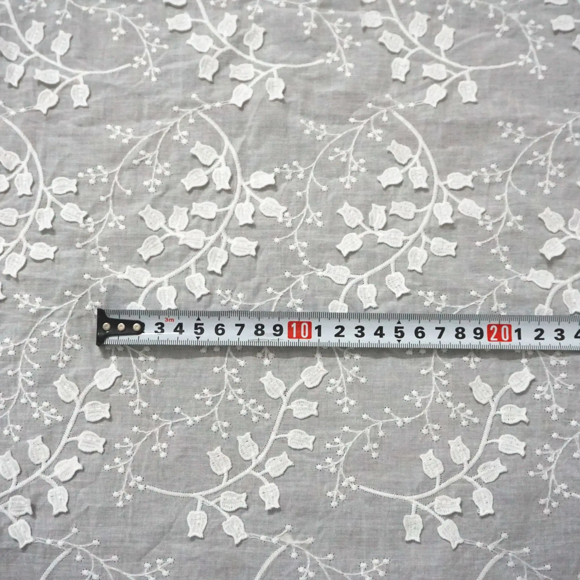 Katoenen borduurstof met kantm - Sewing Eyelet Fabric recensie en prijs