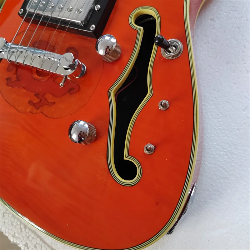 

Тщательно изготовленный корпус 6-струнной электрогитары F Hole, инкрустированный цветным рисунком корпуса - в наличии