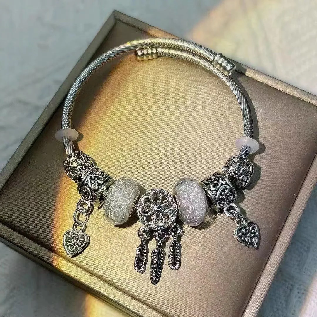 

Purely handmade - Super Immortal Flower Falling Feather Dream Catcher Bracelet Opening