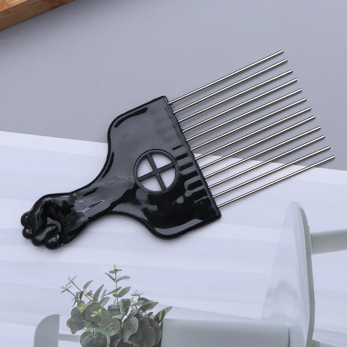 

1PC Wide Tooth Comb Plastic Handle Hair Detangling Comb Hairdressing Rake Comb Slick Styling Hair Brush (K3)