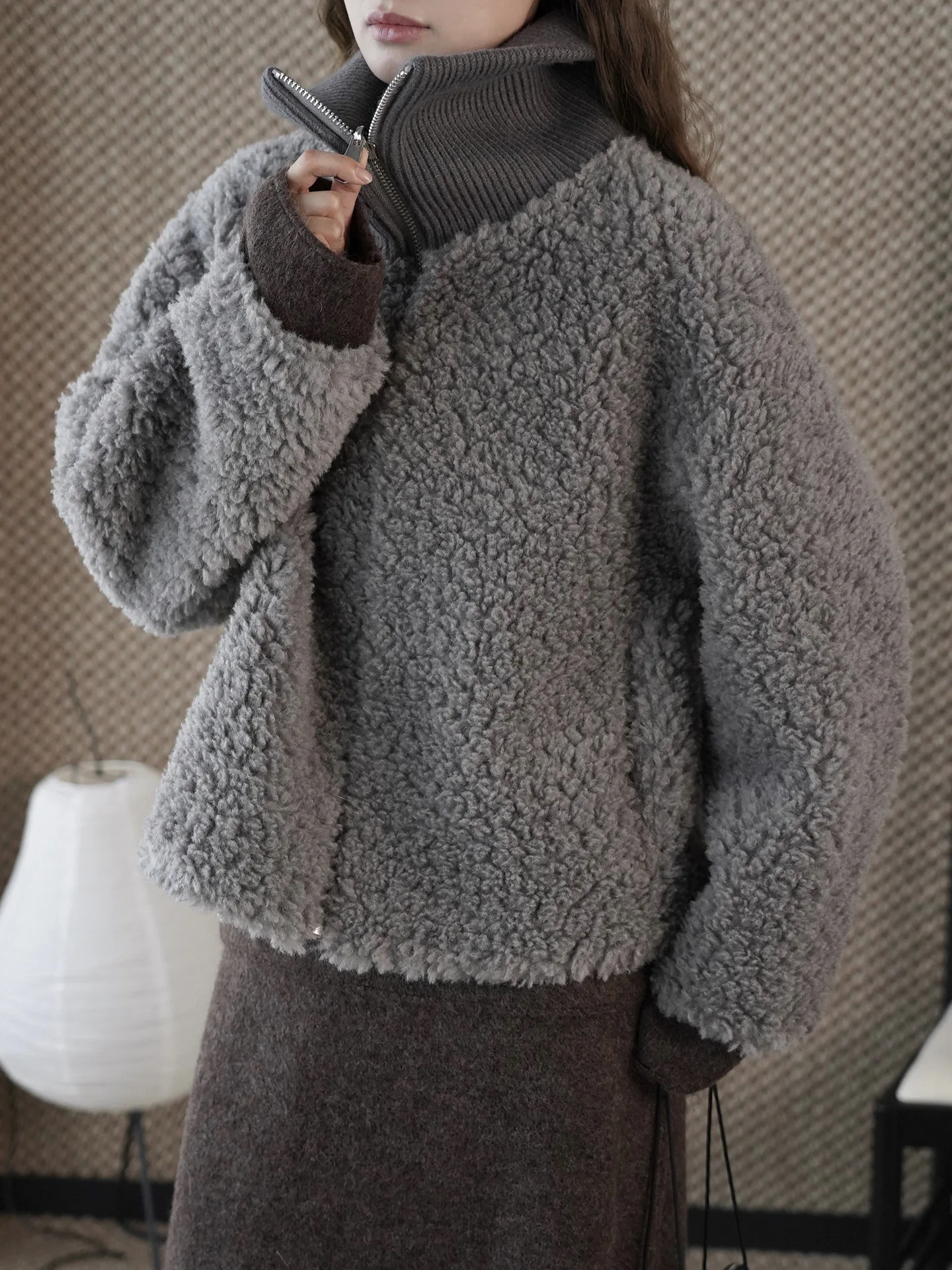 سترة شتوية كورية جديدة بتصميم كسول كلاسيكي من القطيفة بياقة واقفة نصف سحاب من صوف الضأن سترة دافئة فضفاضة للنساء