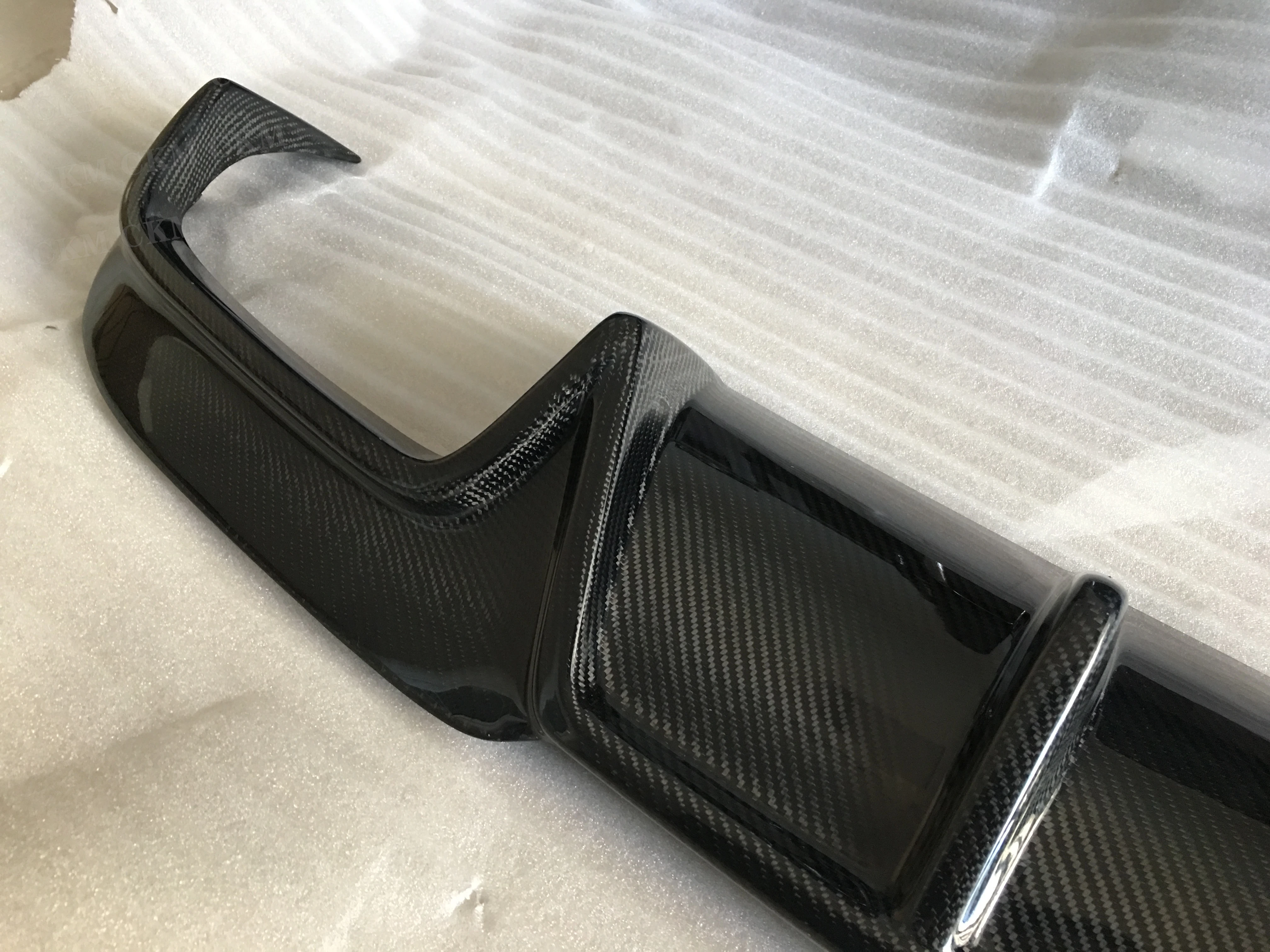 Carbon Fiber Car Rear Bumper Lip Diffuser For Benz E Class W212 E63 E260 E300 E400 E63S AMG 2014 2015 2016 Auto Styling