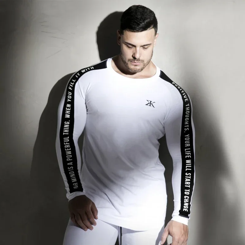 Men's sulfur sleeved T-shirt, outdoor tight fitting suit, fitness, quick vacuum, artificial Astique, round neck, astronomical