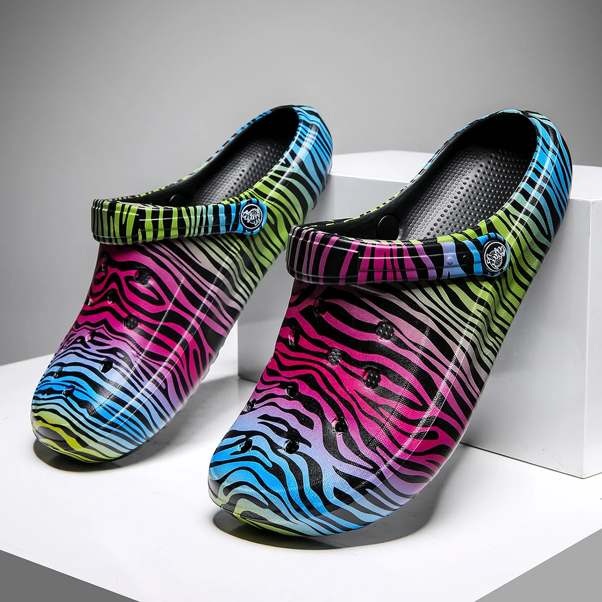 Women's Tie-Dye Pattern Clogs, Slip On Lightweight Two-Way Wear Garden Clogs, Non-Slip Summer Beach Slides 666