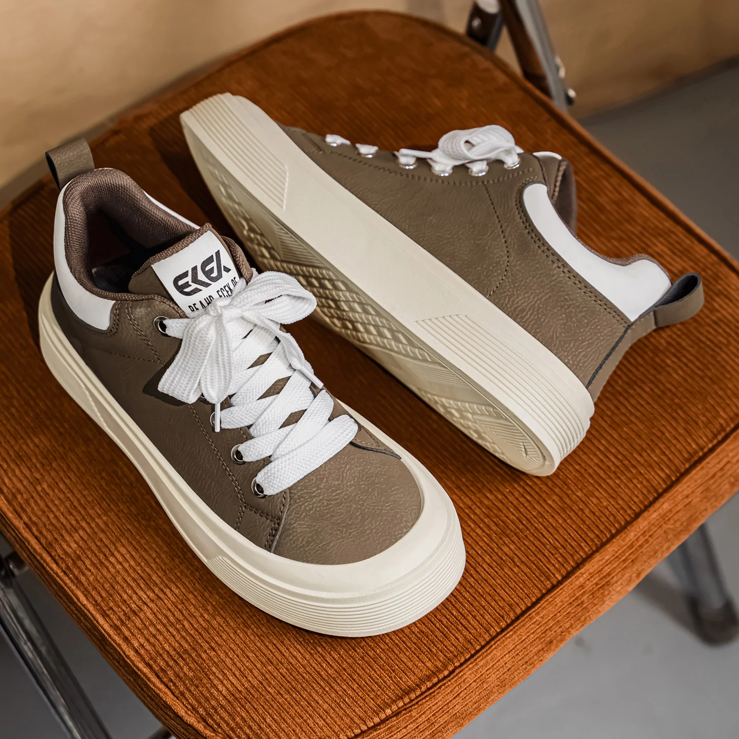 

Trendy Men's Shoes New Season Low Top Thick Sole Versatile Casual Fashion Board Shoes Outdoor Fashion Comfortable Sports Sneaker