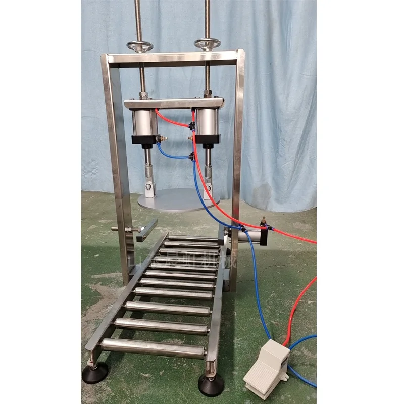 HCY plastic barrel capping machine, semi-automatic capping machine, lubricating oil capping machine