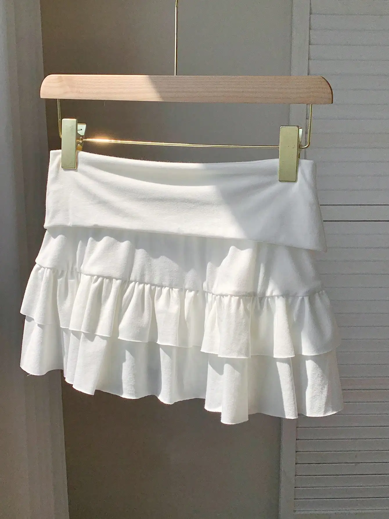 Damen Weißer Rüschen-Minirock für Freizeit oder Party