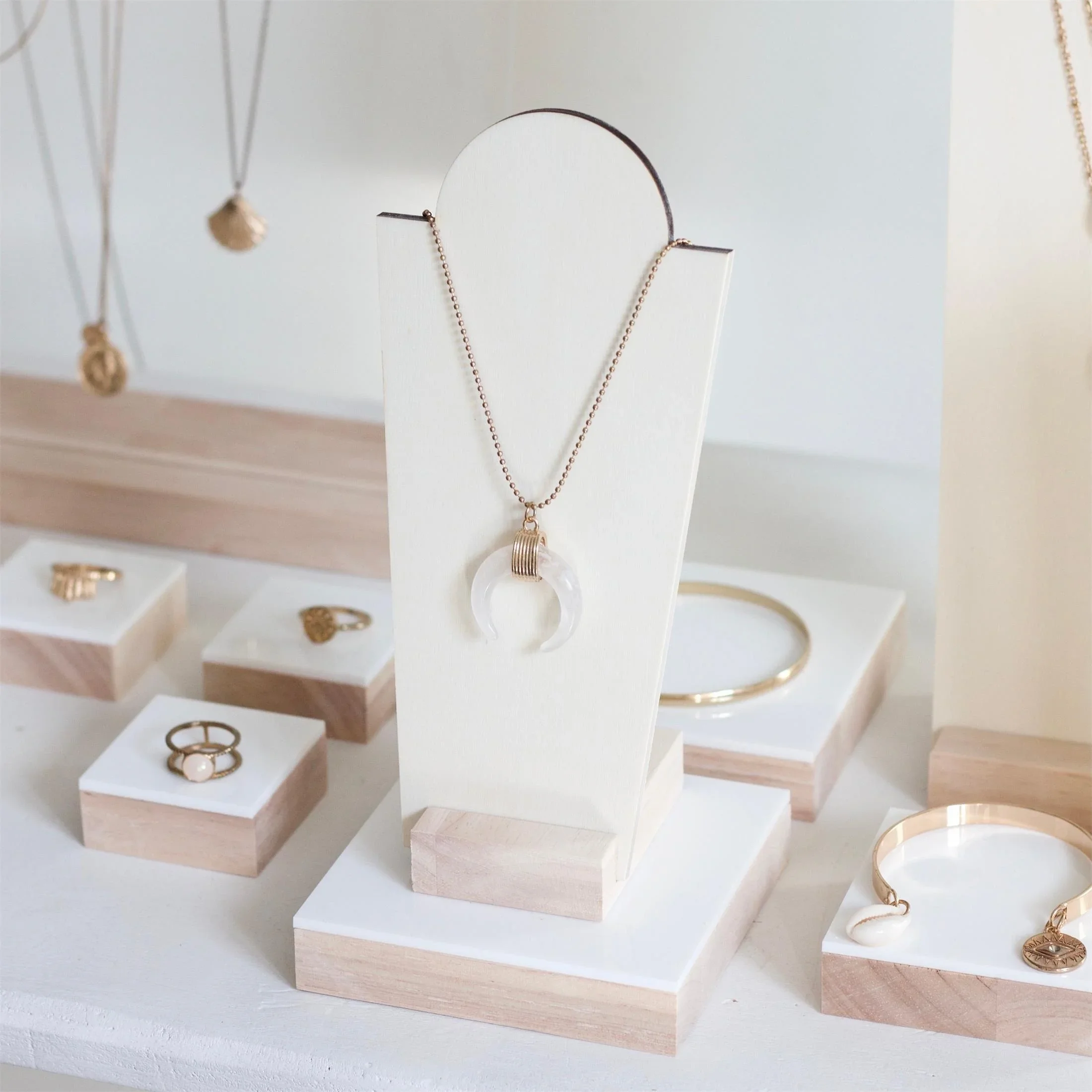 [Customer Favorite] Elegant Acrylic Necklace Display Stand  Perfect Gift for Mom & Girls, Desktop Jewelry Holder, Jewelry Towers