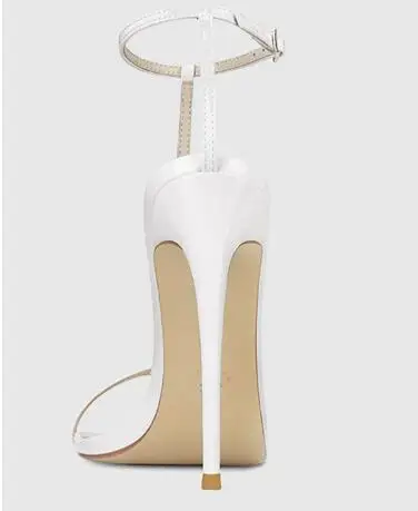 جديد السيدات الأبيض الصلبة الجلود جولة المفتوحة تو T الكاحل حزام الصيف الصنادل النساء خنجر كعب العروس أحذية الزفاف انخفاض الشحن