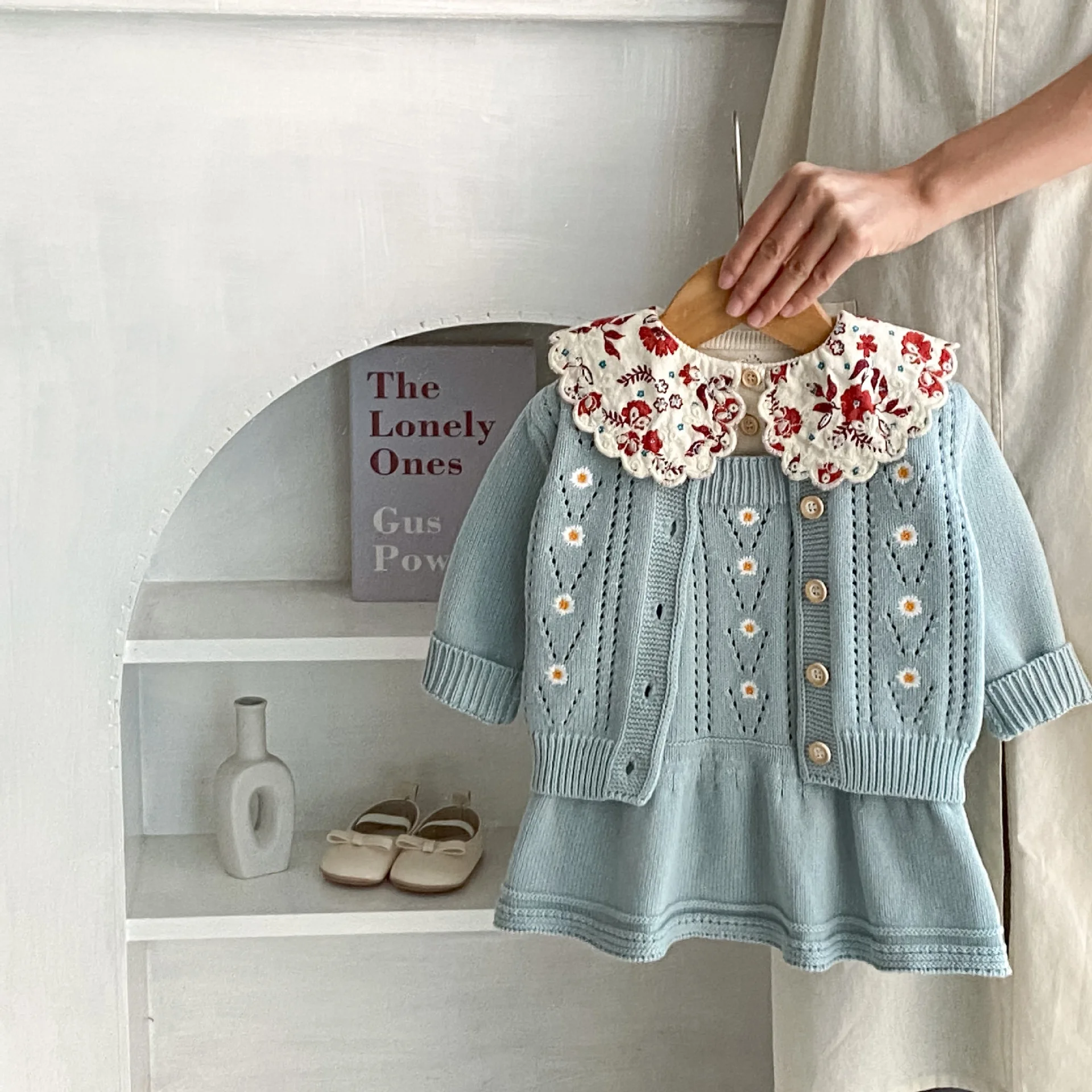 Baby Knitted Clothes 2026 Autumn and Winter Baby Girl Daisy Embroidered Hollow Knitted Coat Or Suspender Skirt