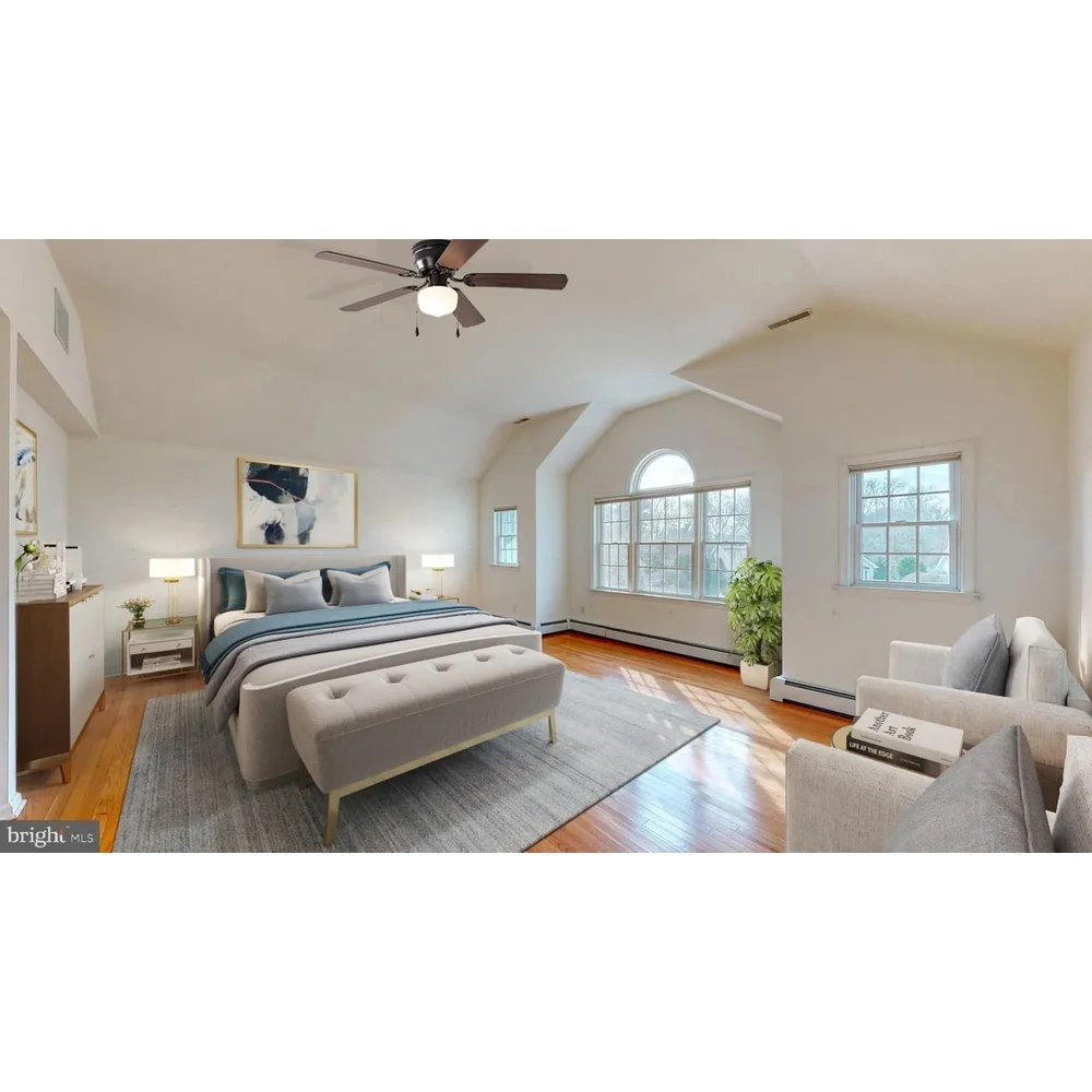 مروحة سقف مكونة من 52 بوصة مكونة من 4 قطع مع مجموعة إضاءة ومحرك عكسي هادئ و5 شفرات بتصميم منخفض للاستخدام الداخلي