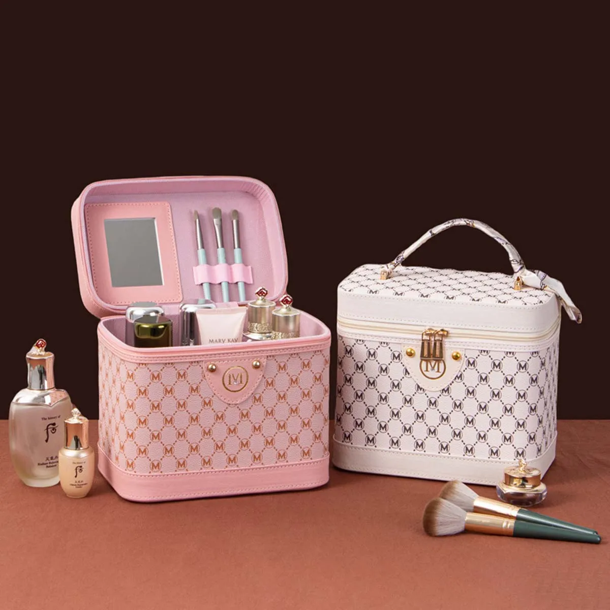 New retro oversized makeup bag Multi-functional makeup storage box Portable waterproof silk scarf suitcase box