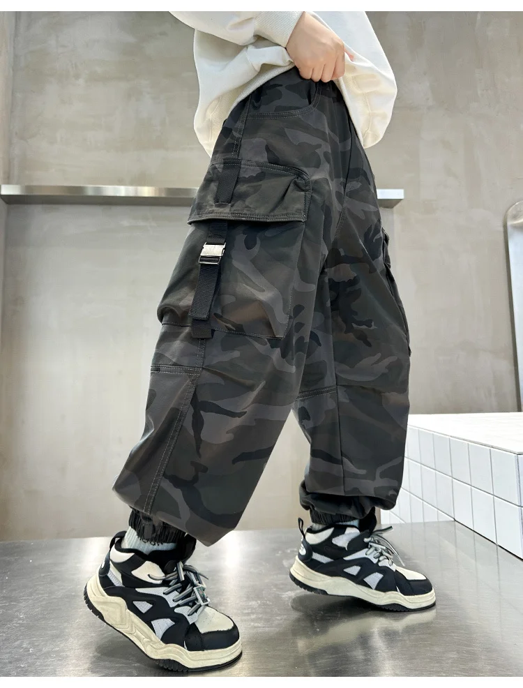 Neu eingetroffen: Camouflage-Cargohosen für Jungen, lockere Sport-Haremshosen, lässige, preisgünstige Kinder-Baumwoll-Camo-Hosen – Detail 4