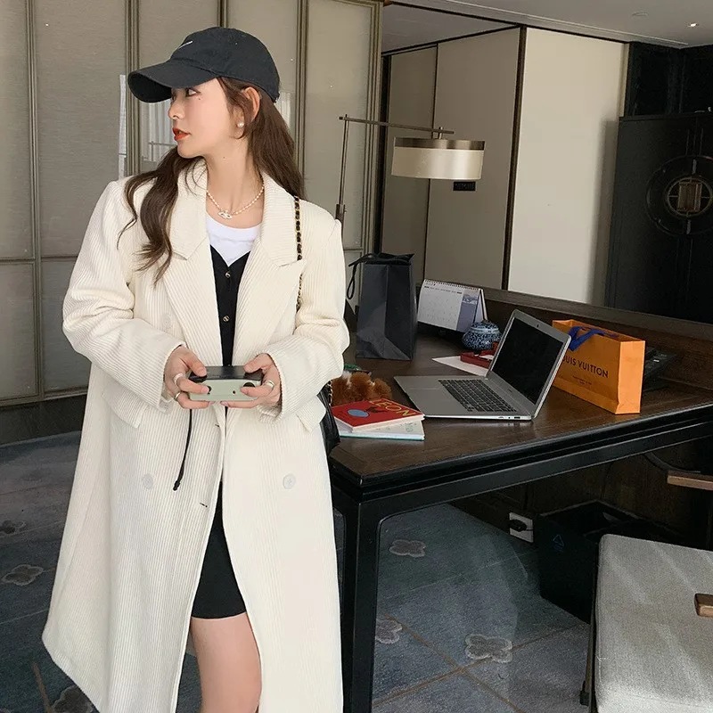 

Легкий роскошный вельветовый костюм средней длины в стиле "сладкий или пикантный шик" с двубортной застежкой, свободного кроя, для женщин.