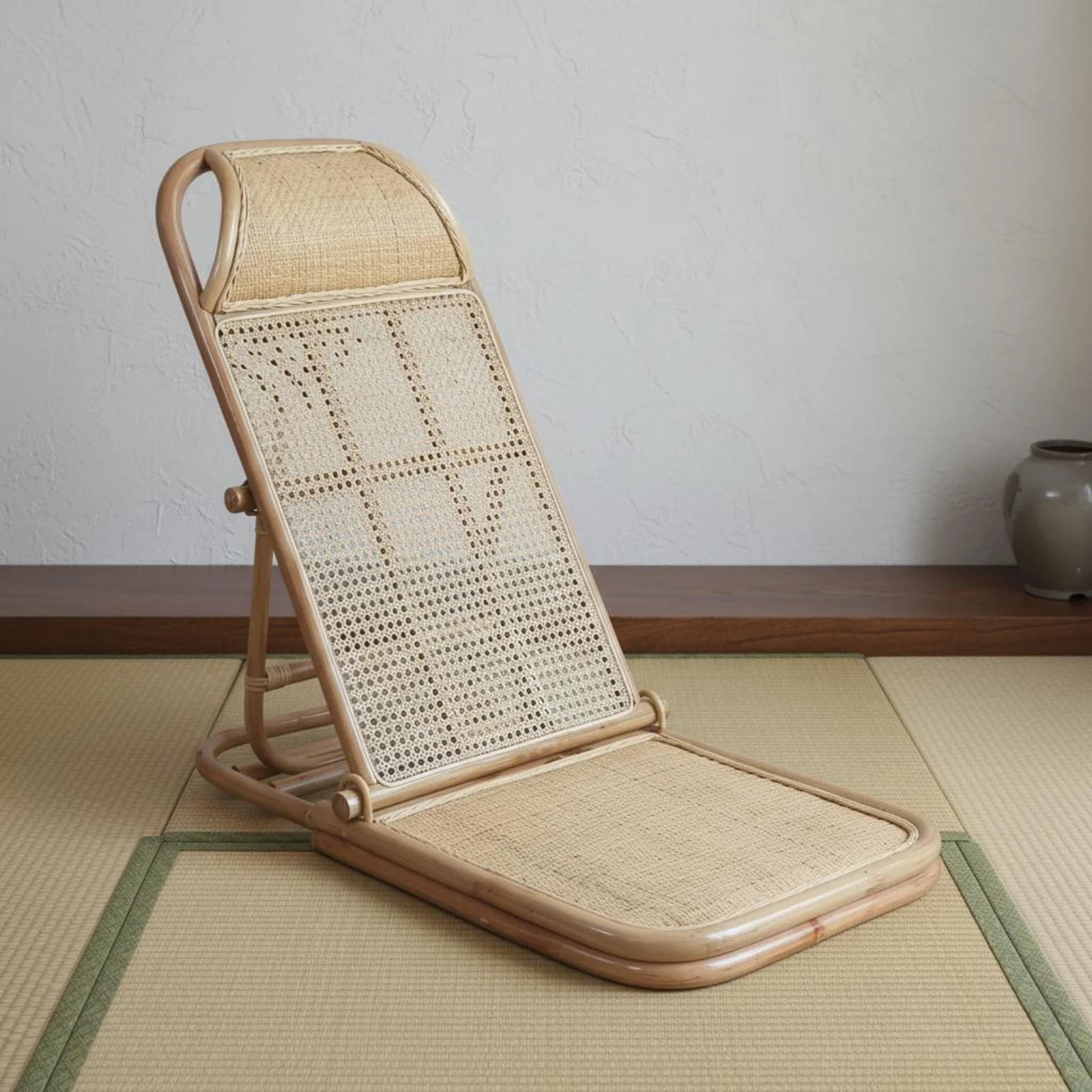 Rattan Floor Chair Retro Design Folding Rattan Lounge Chair Adjustable Floor Lounger Reclining Positions for Living Room
