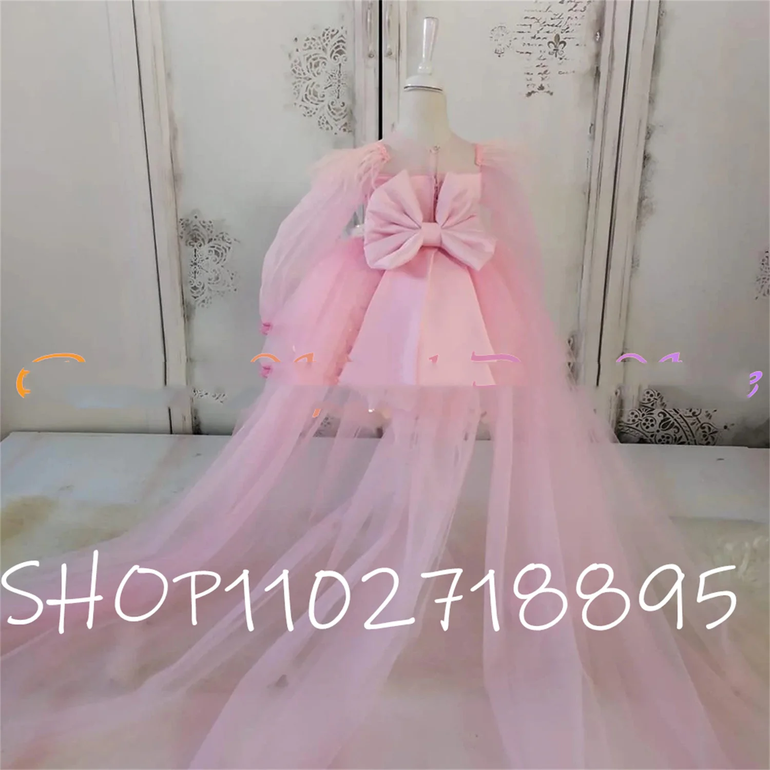 

Pink Princess Flower Girls Dresses 2023 O-Neck Feather Long Sleeves Kids Wedding Party Dress Sparkle Puffy Child Bridel Gowns